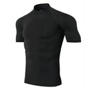 Camiseta de compressão masculina, esportiva, com secagem rápida e mangas curtas.