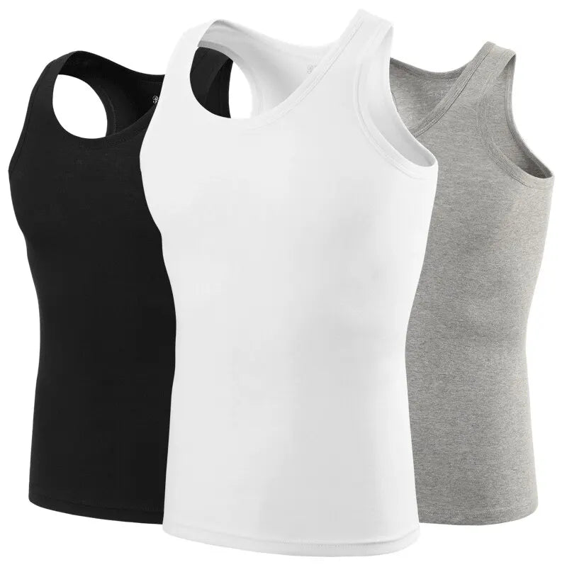 Regata masculina de algodão, esportiva e justa, disponível em kit com 1, 3 ou 5 peças. Ideal para adolescentes, lazer e treino, estilo simples e versátil.