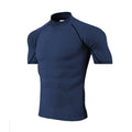 Camiseta de compressão masculina, esportiva, com secagem rápida e mangas curtas.