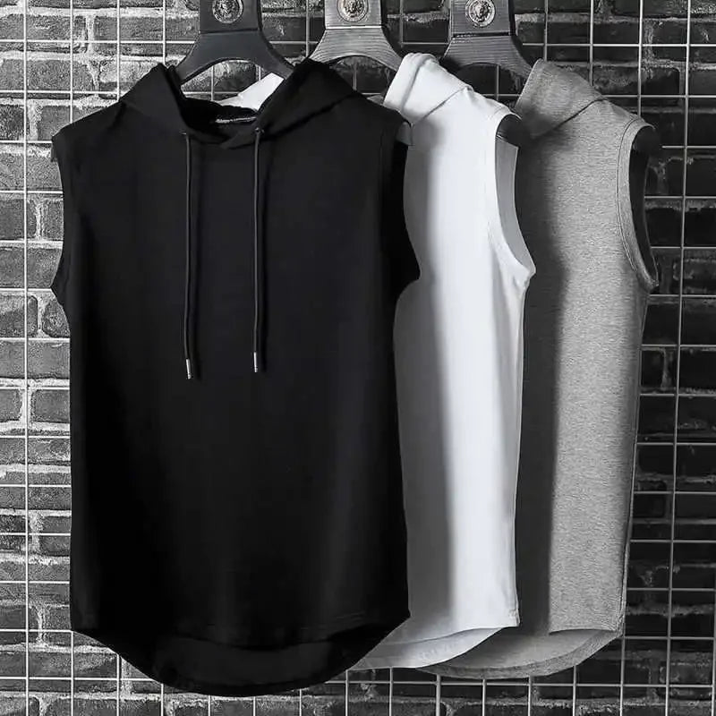 Regata masculina com capuz e gola com amarração, estilo hip hop, verão, modelo solto e cor sólida.
