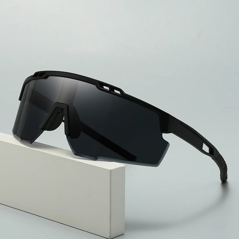 Óculos esportivos de proteção UV, grandes, à prova de vento, estilo moderno para atividades ao ar livre e ciclismo.